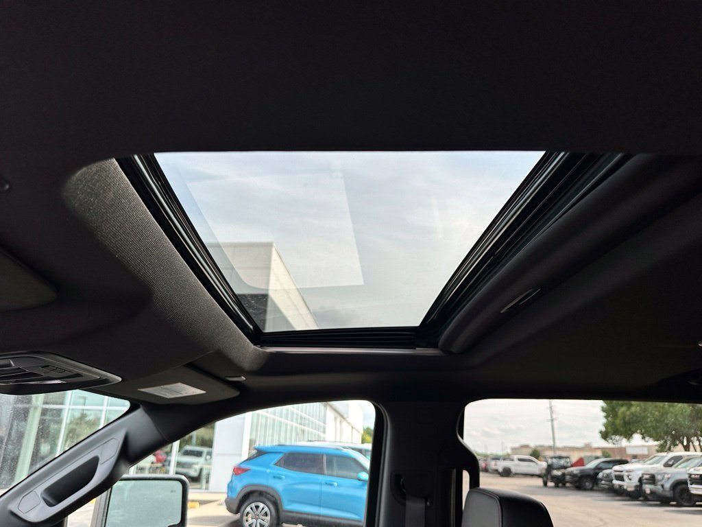 Used 2022 Black GMC AT4 image 18