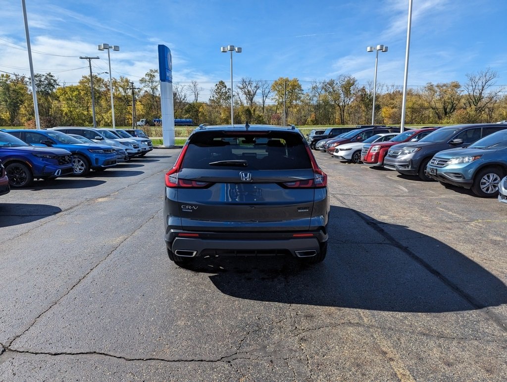 2023 Honda CR-V Hybrid Sport Touring photo 3