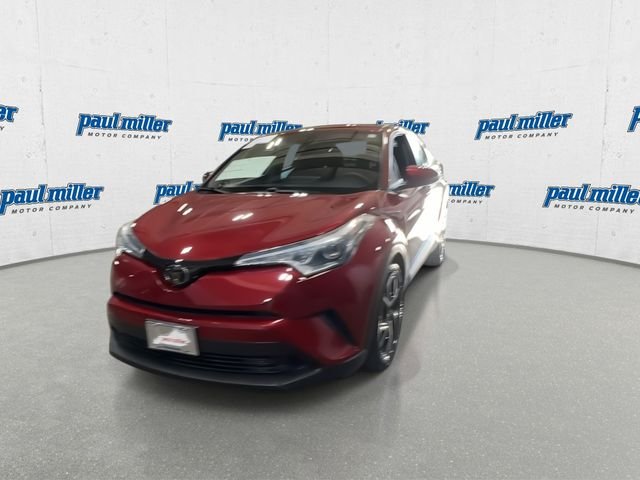 Certified Used 2018 Pearl Toyota XLE image 4