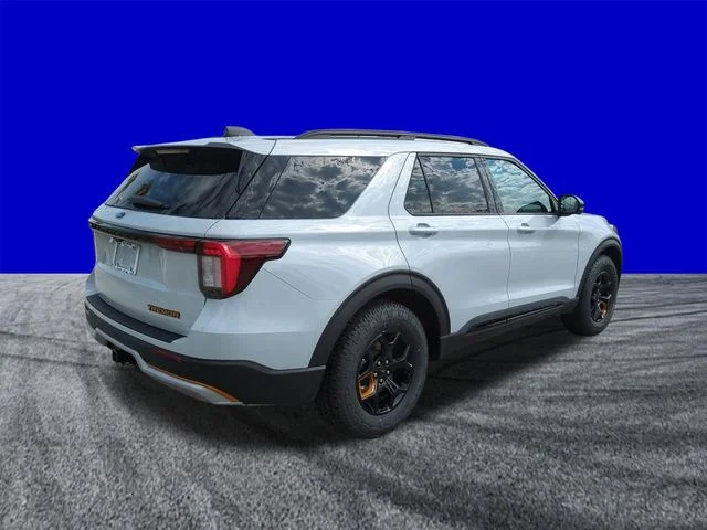 New 2026 Space White Metallic Ford Tremor® image 4