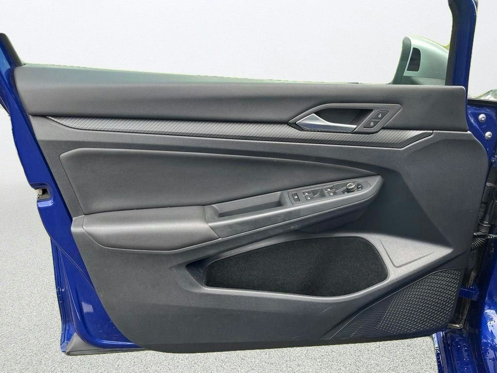 Used 2022 Blue Volkswagen 2.0T image 9