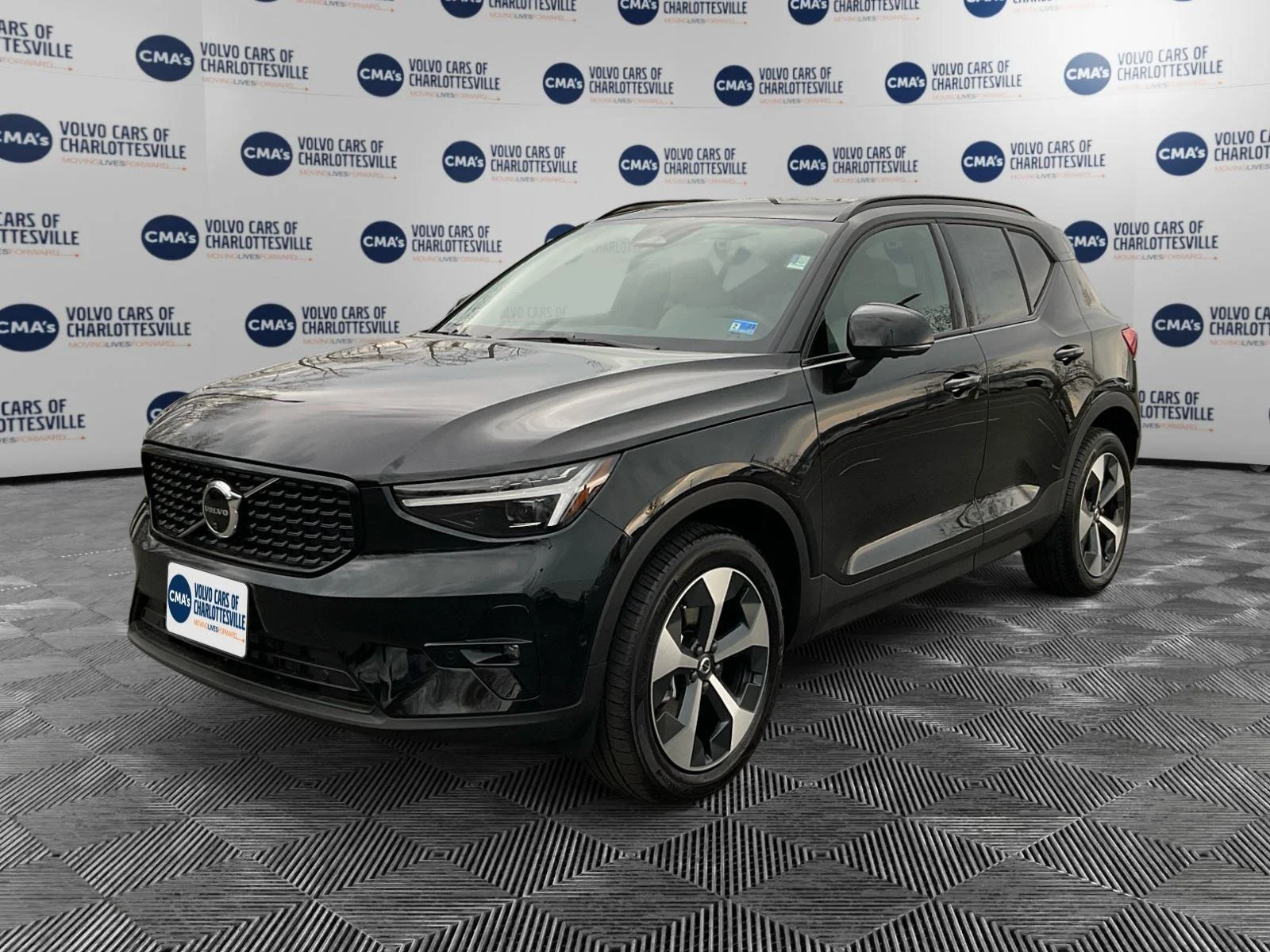 2026 Volvo XC40 B5 Plus Dark AWD's photo