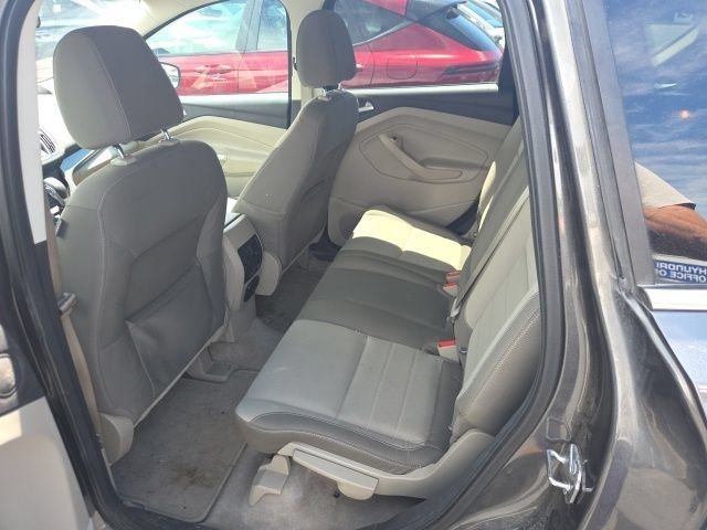 Used 2015  Ford SE image 6