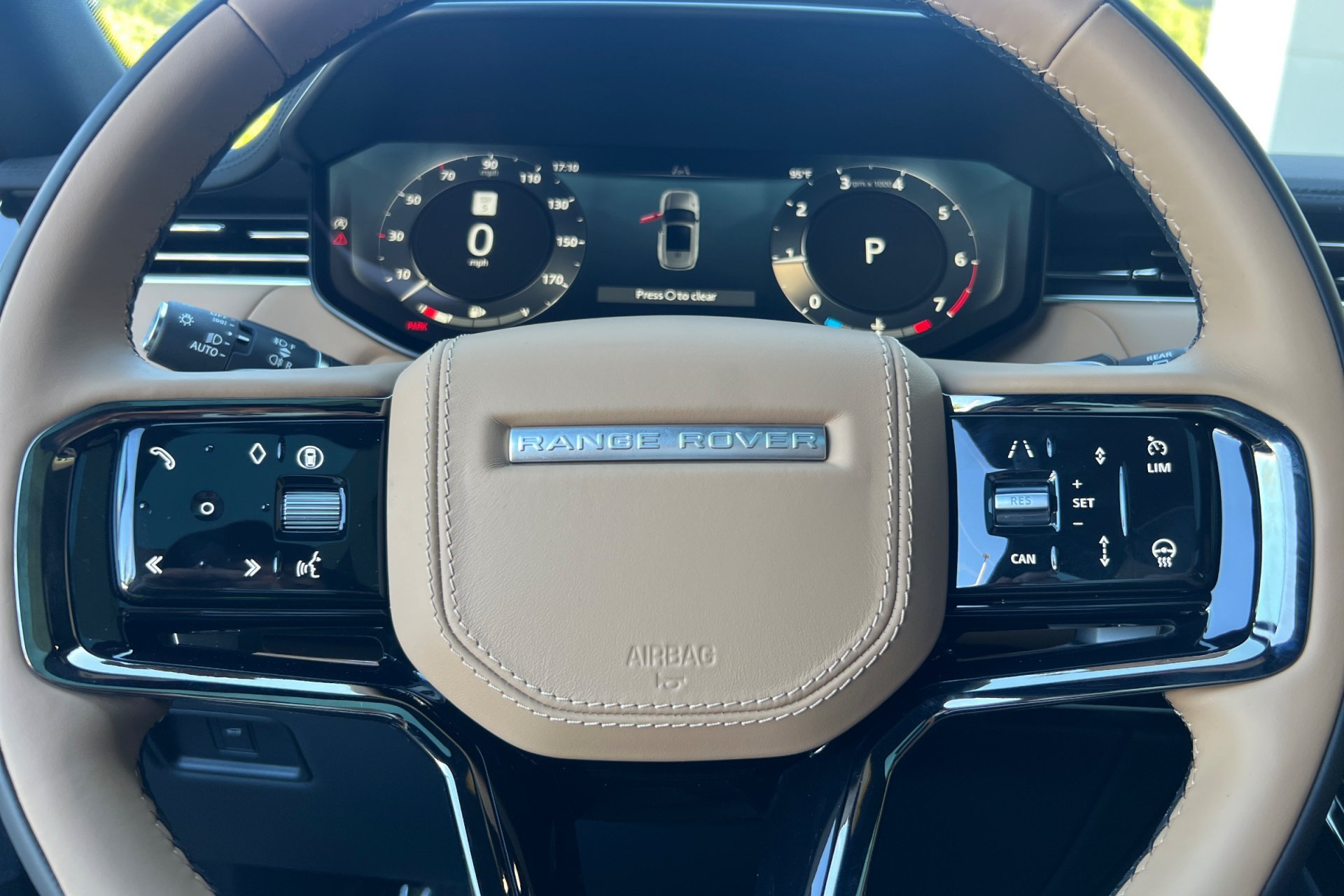 New 2026 Santorini Black Land Rover Dynamic SE image 27