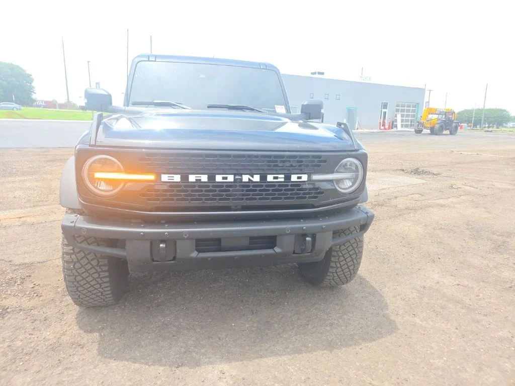 Used 2024 Black Ford Wildtrak image 2