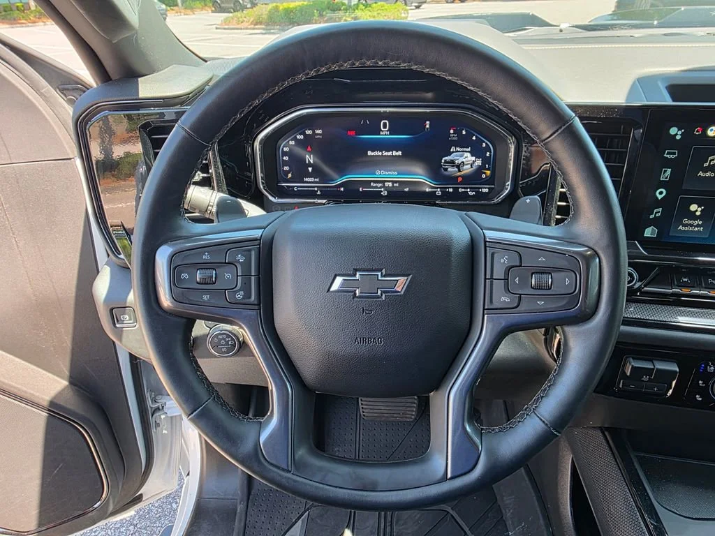 Used 2025 Summit White Chevrolet ZR2 image 25