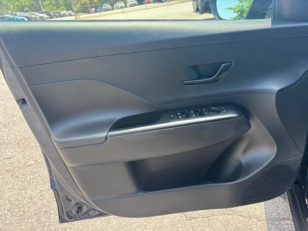 Used 2025 Blue Hyundai SEL image 9