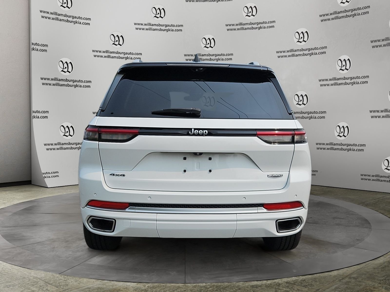 Used 2022 White Jeep Summit image 4