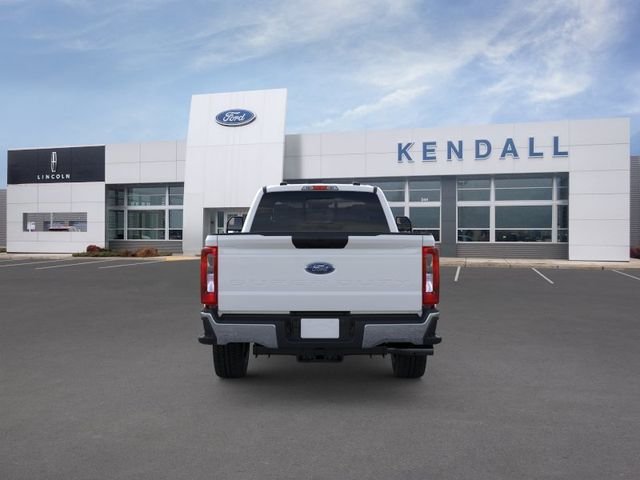 New 2026 Oxford White Ford XLT image 5