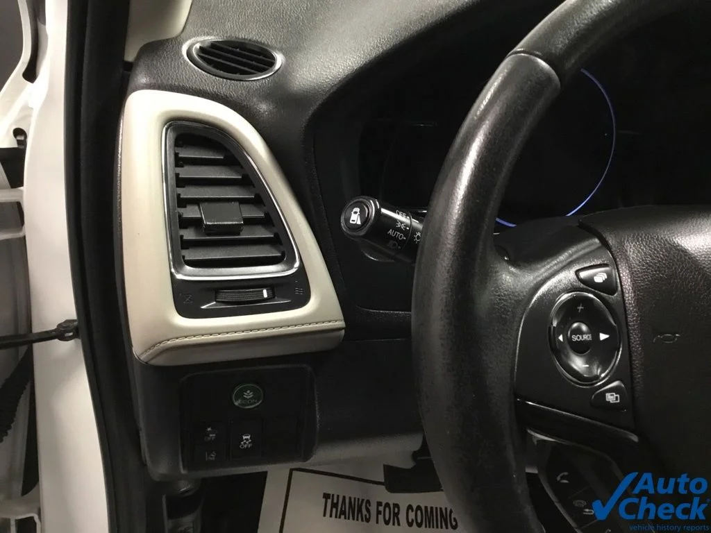 Used 2021 White Honda EX-L image 20