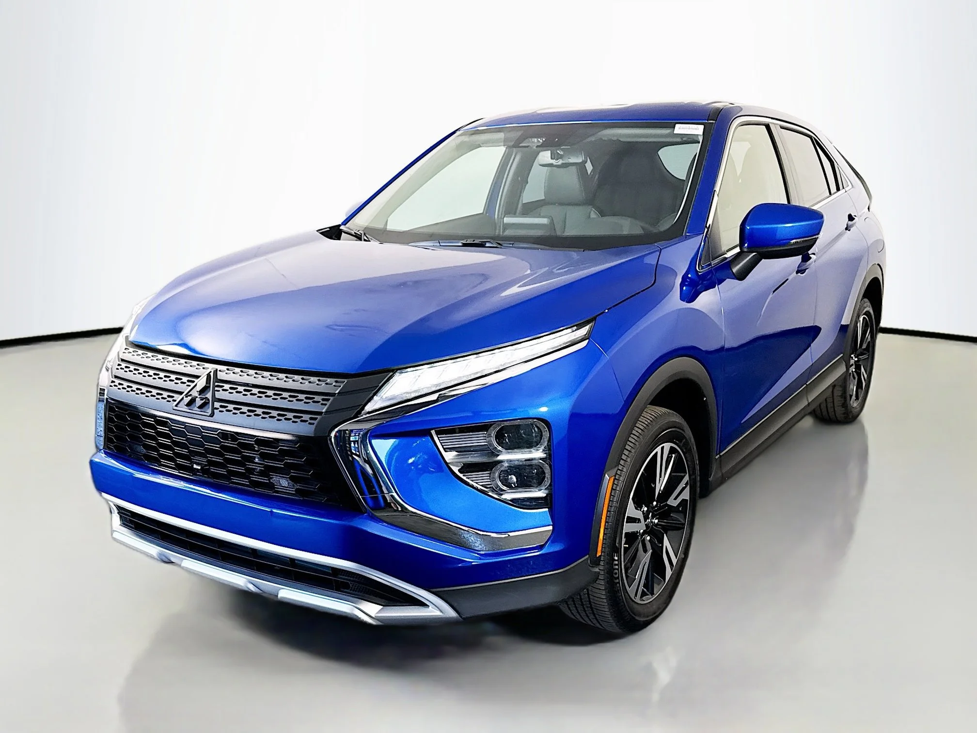 Used 2026 Lightning Blue Metallic Mitsubishi Black Edition image 3