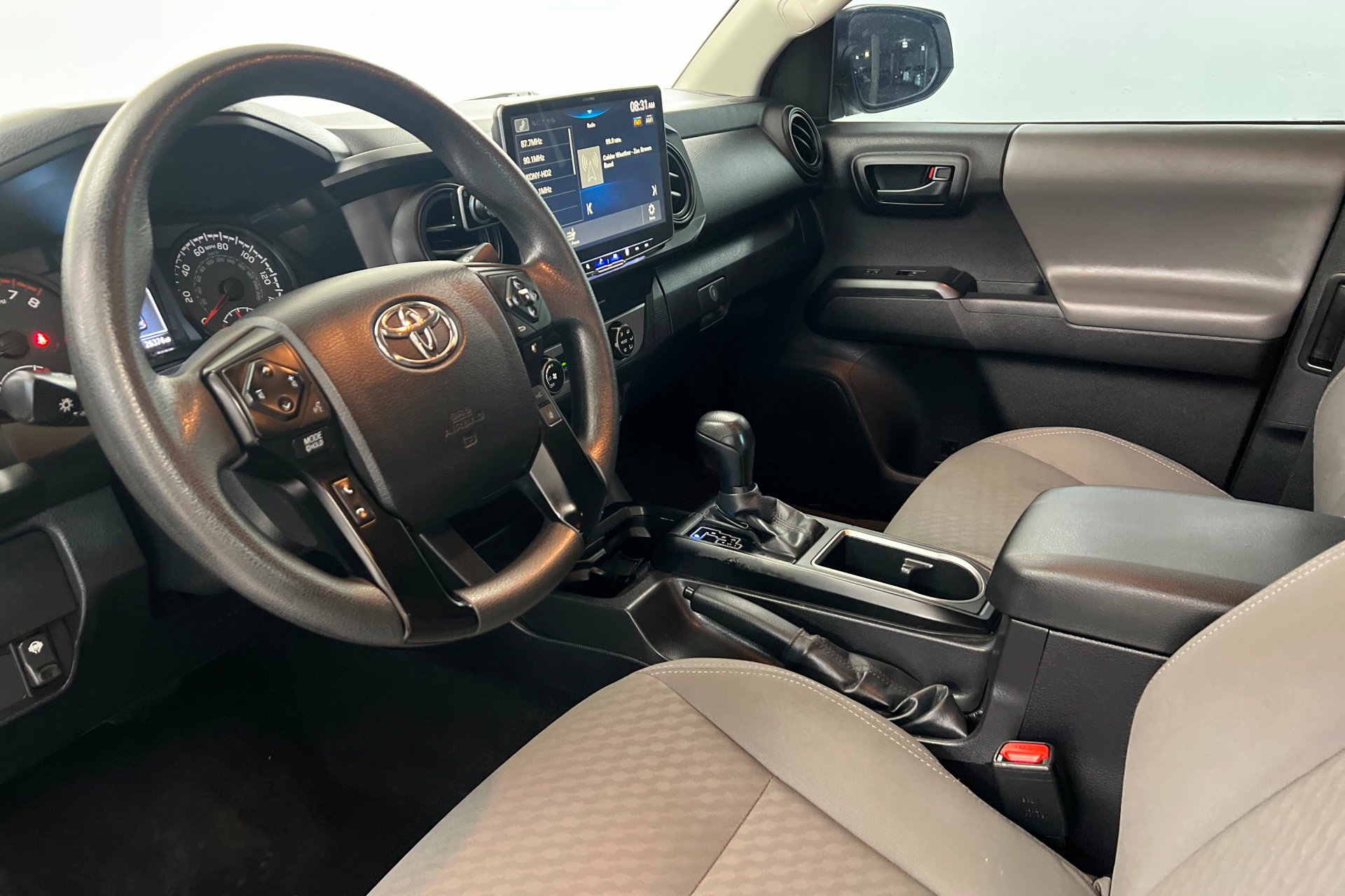 Used 2022 White Toyota SR image 12