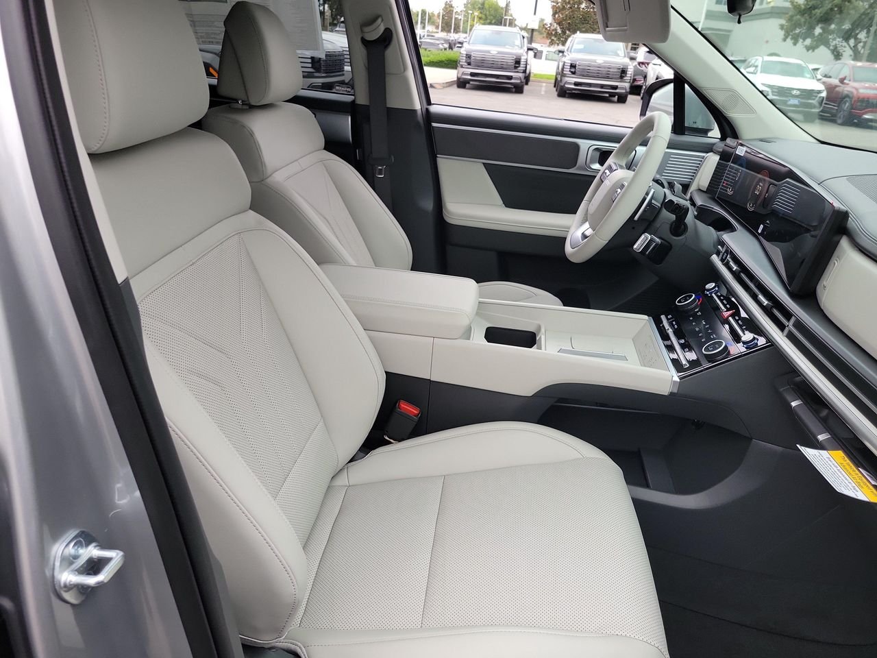 New 2027 Shimmering Silver Hyundai SEL image 16