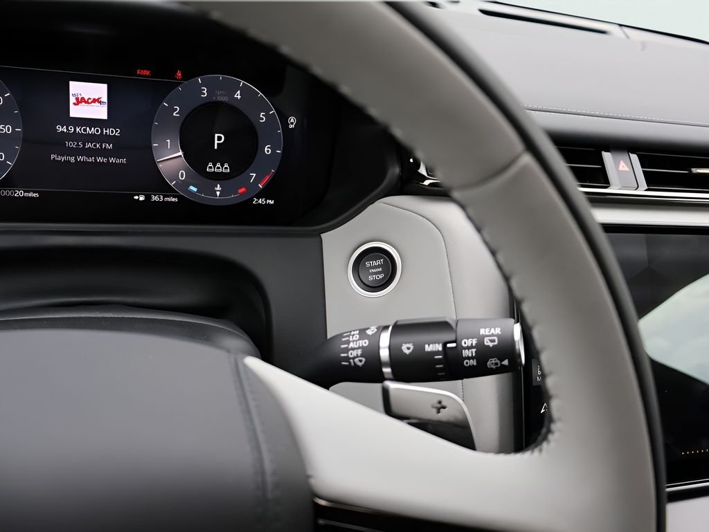 New 2026 Carpathian Grey Land Rover  image 27