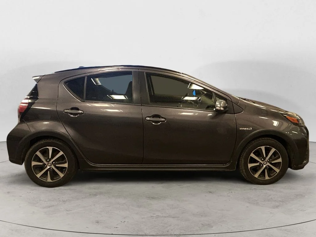 Used 2018 Magnetic Gray Toyota Two image 7