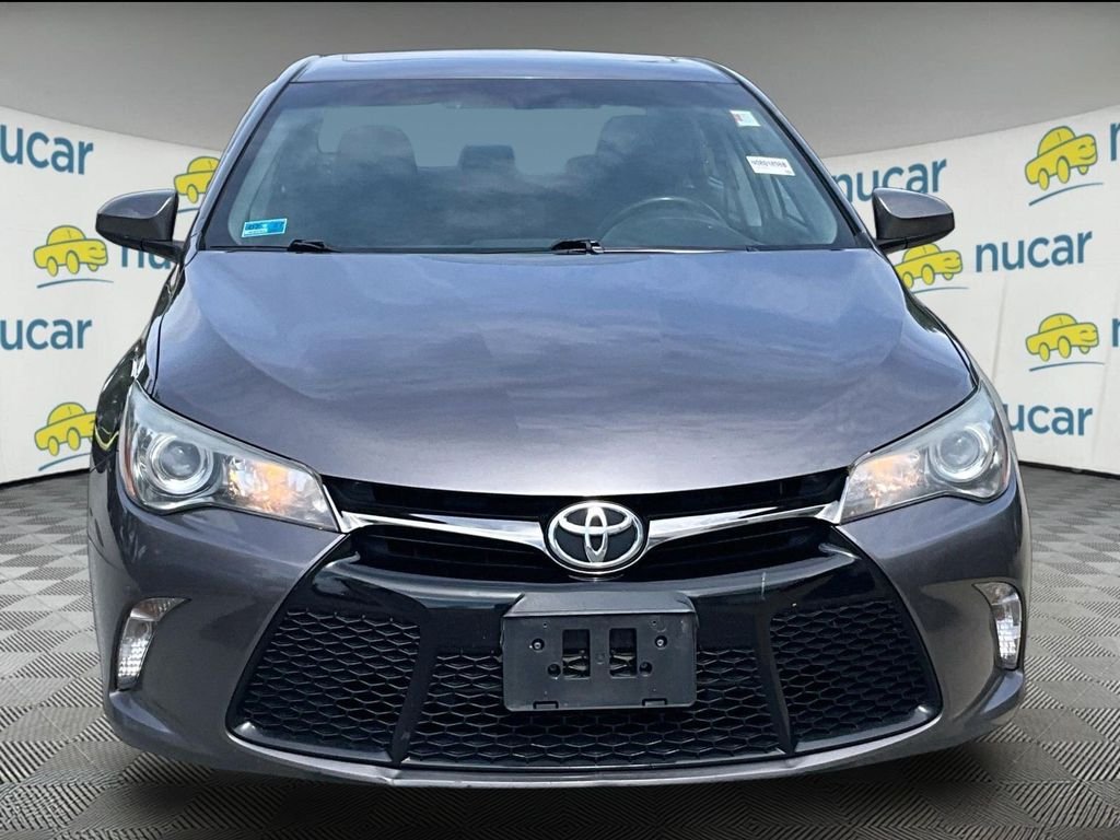 Used 2016 Gray Toyota SE image 2