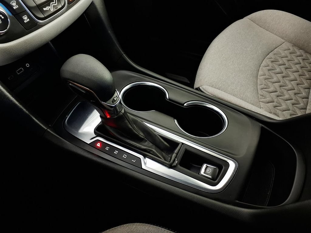 Used 2024 Summit White Chevrolet LS image 20