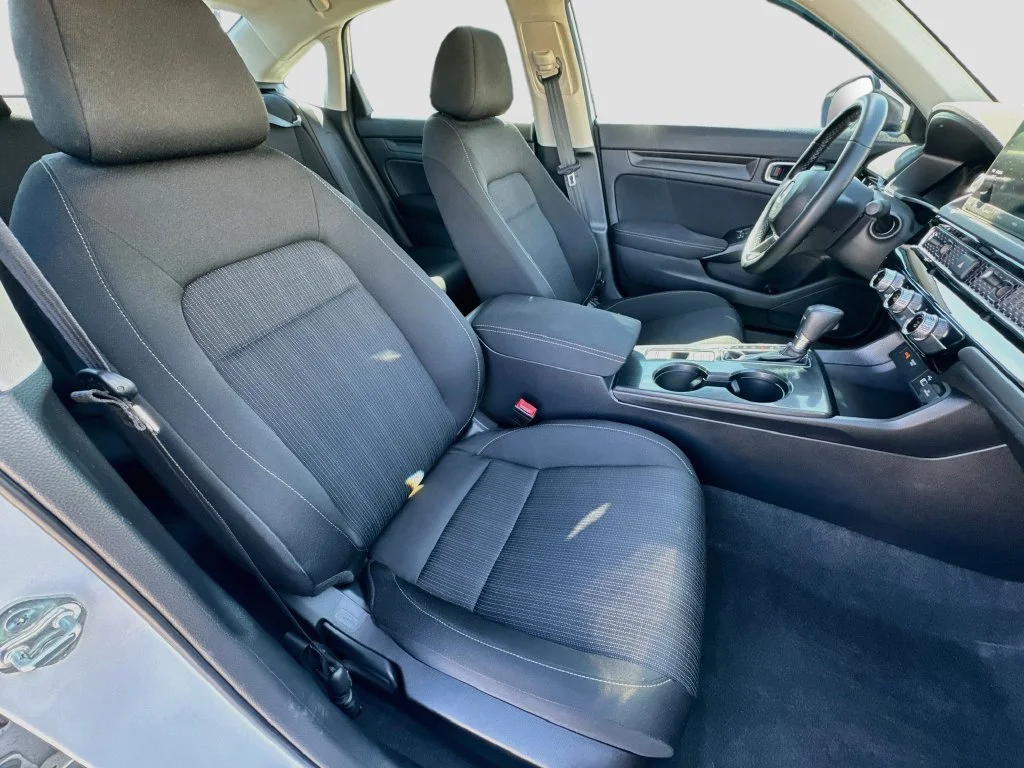 Used 2023 White Honda LX image 31
