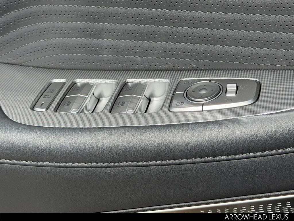 Used 2023 White Hyundai Calligraphy image 16