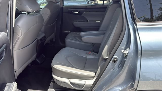 Used 2022 Moon Dust Toyota XLE image 16