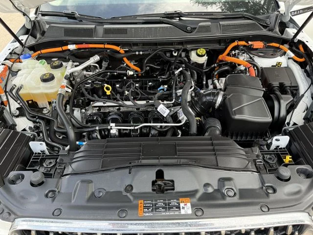 Used 2022 White Lincoln Grand Touring image 26