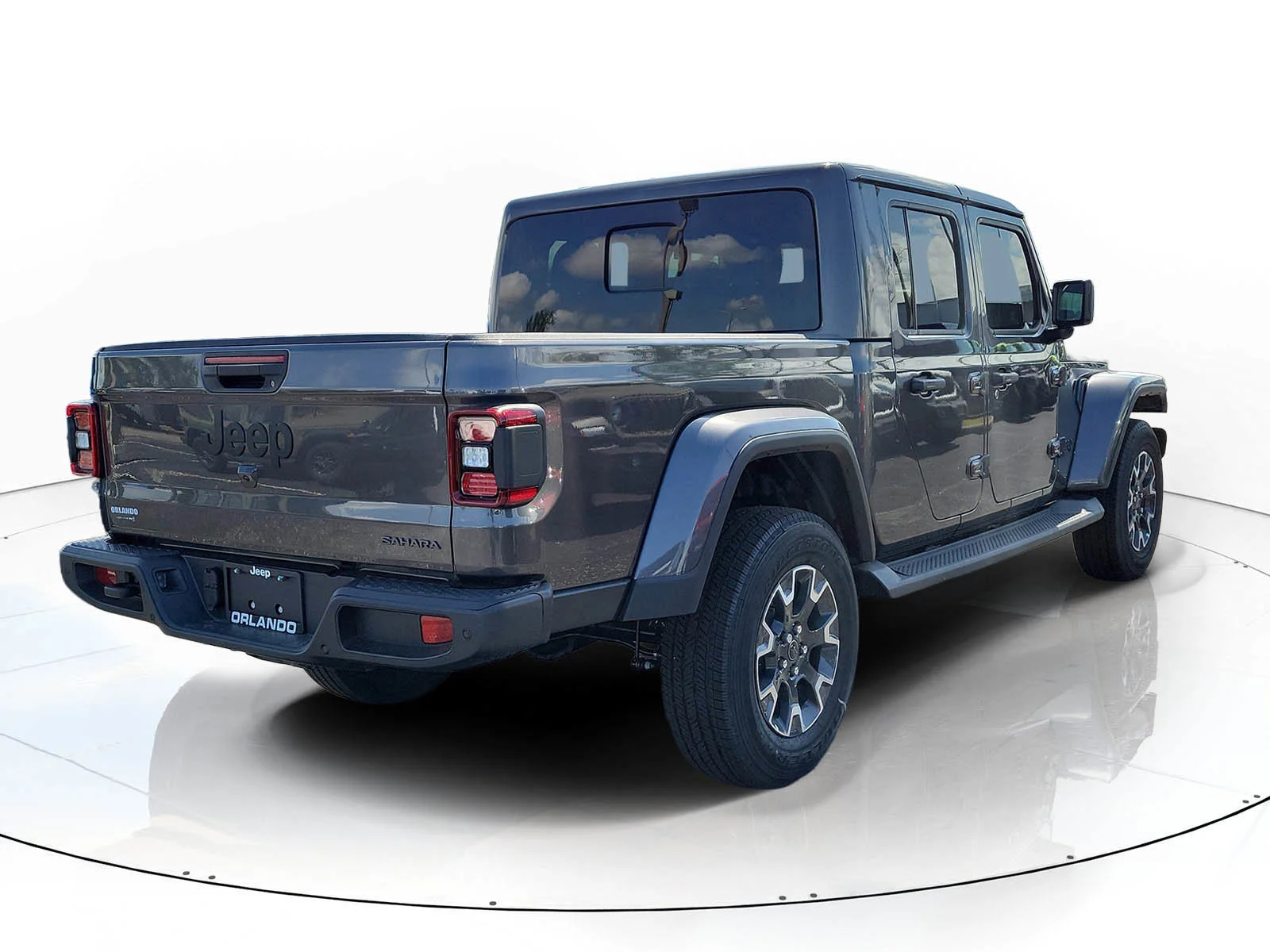 New 2026 Granite Crystal Metallic Clearcoat Jeep Sahara image 4
