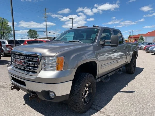 Used 2013 Gray GMC SLE image 3