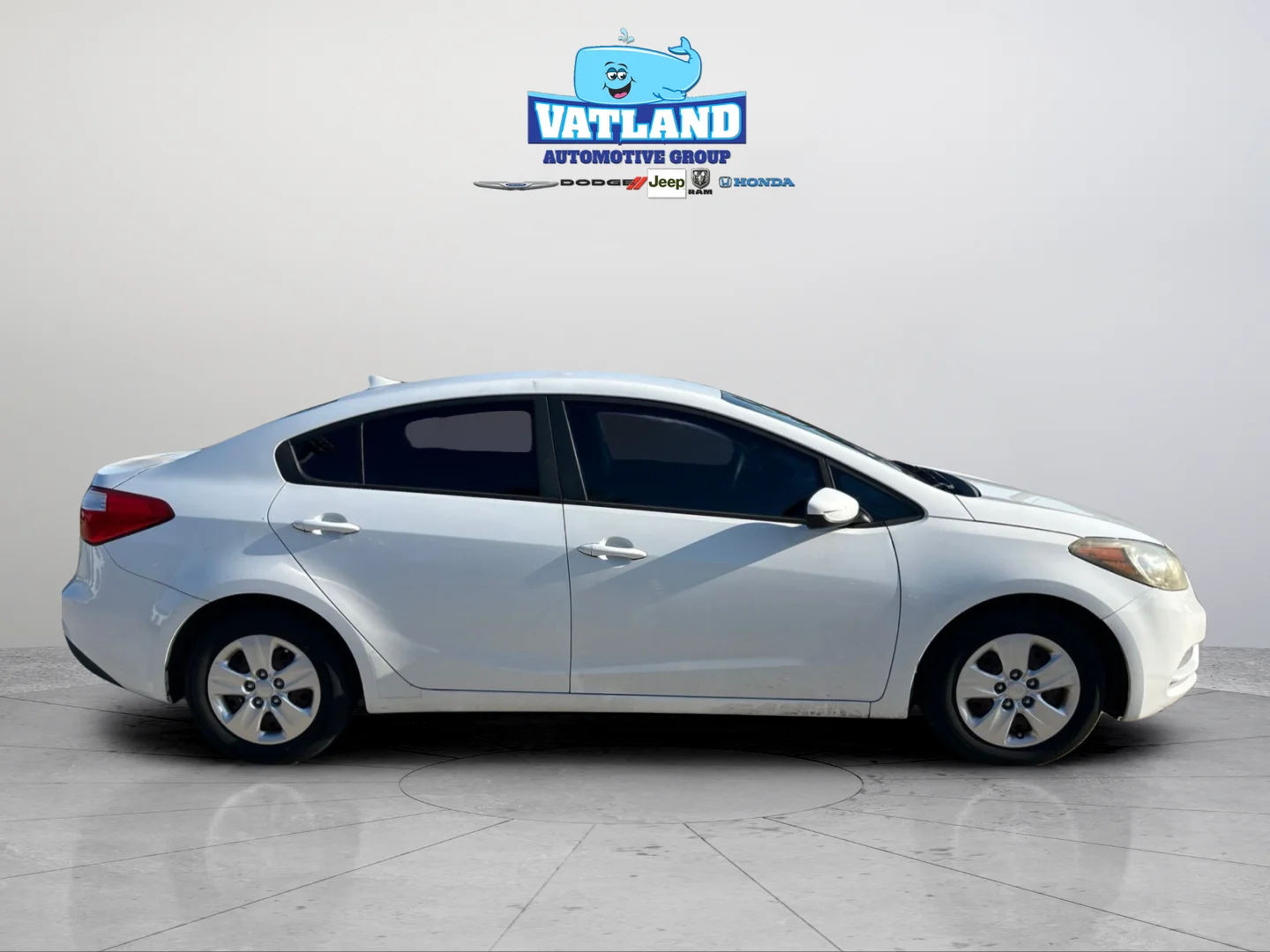 Used 2016 Clear White Kia LX image 6