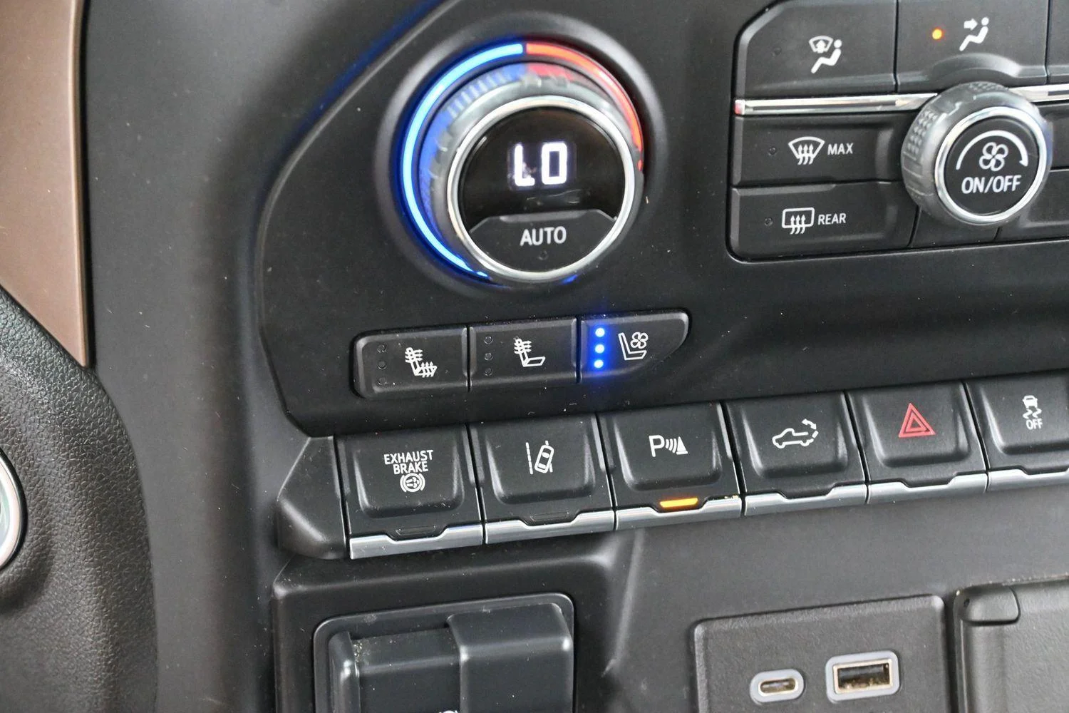 Used 2021 Black Chevrolet High Country image 23