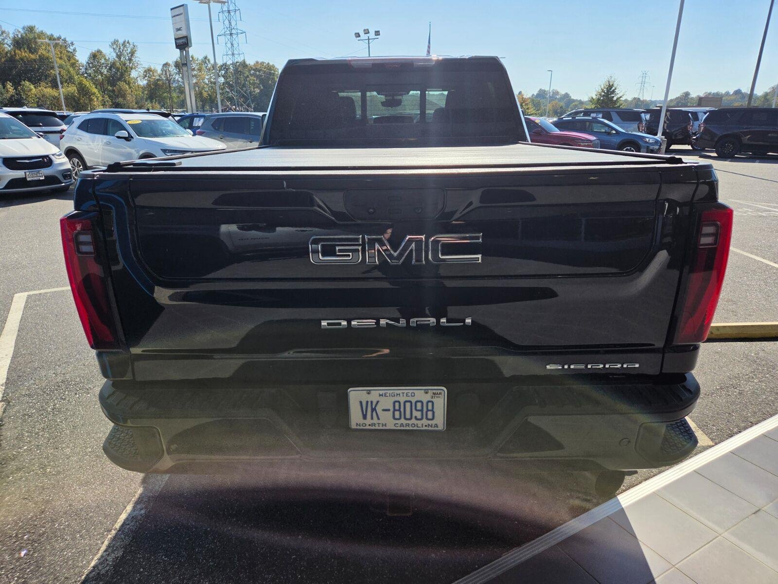 Used 2024 Onyx Black GMC Denali Ultimate image 9