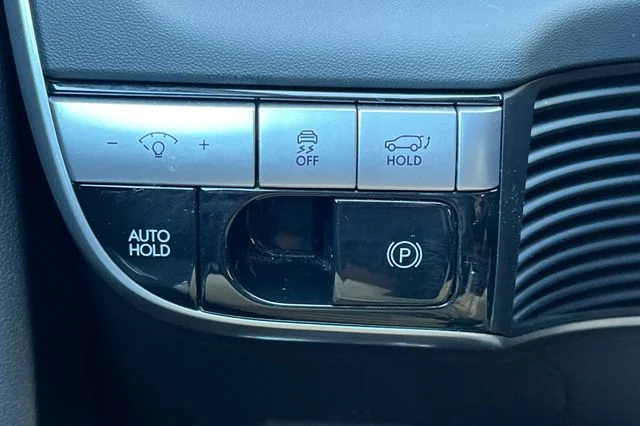Used 2024 Gray Hyundai SEL image 32
