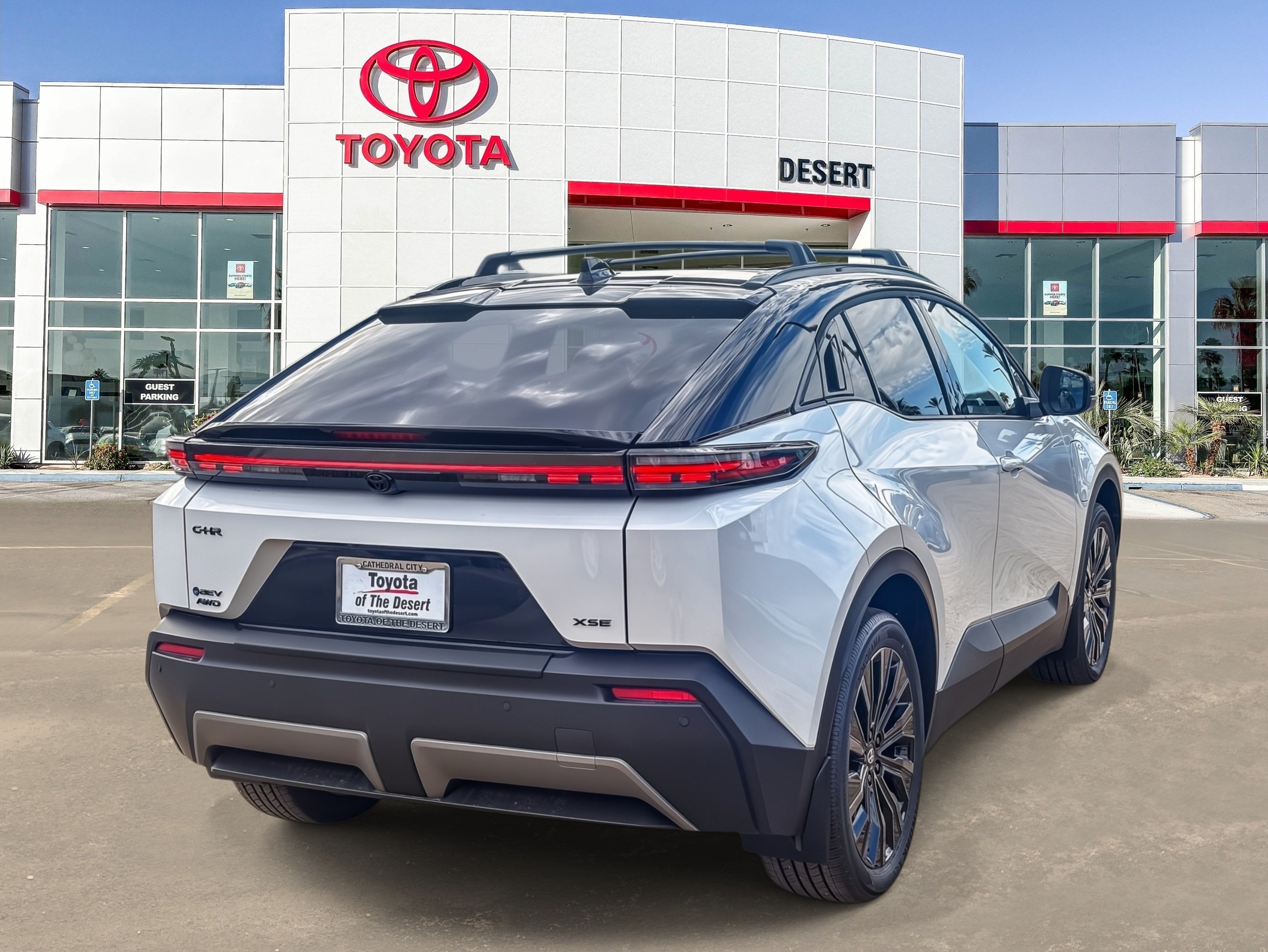 New 2026 Wind Chill Pearl with Midnight Black Metallic roof <sup>1</sup> Toyota  XSE image 6