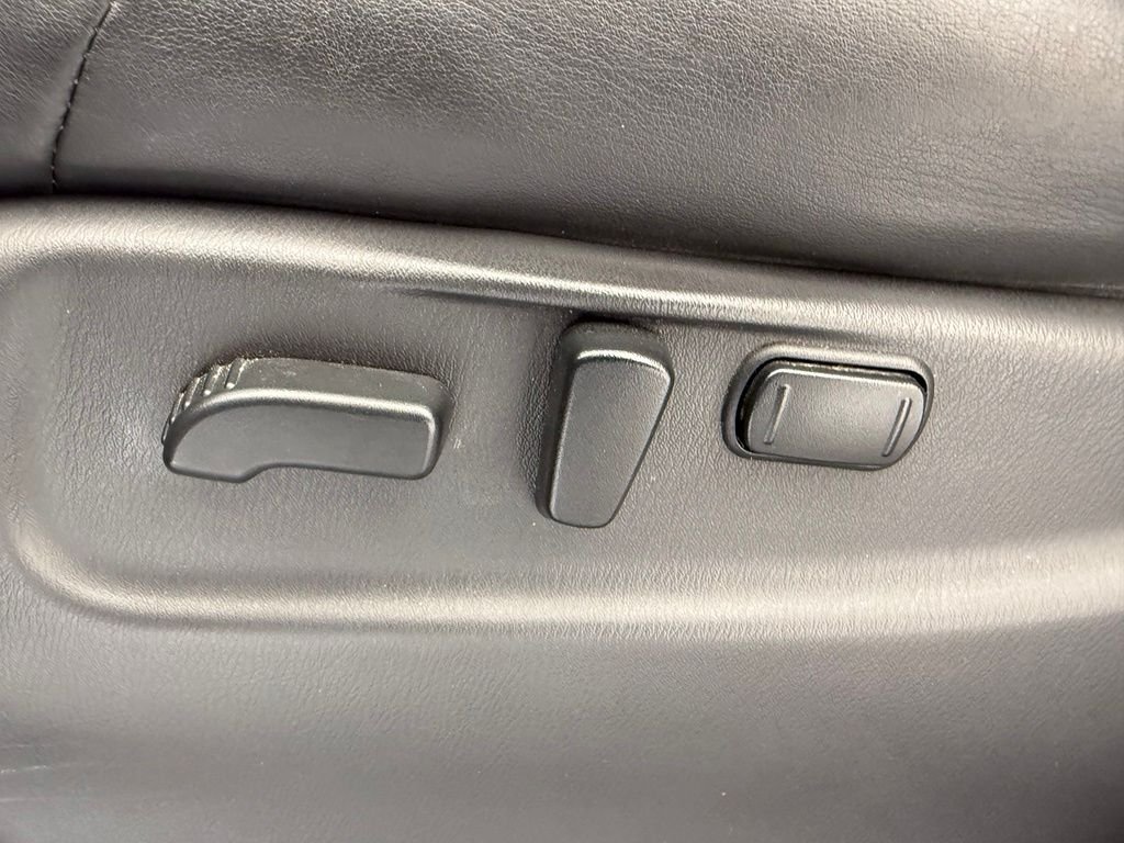 Used 2018 Black Obsidian INFINITI  image 17