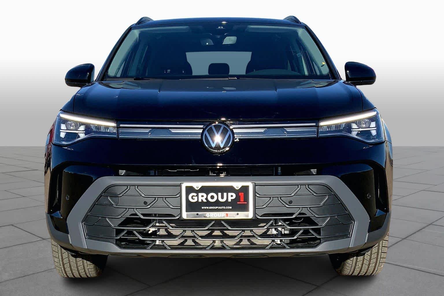 New 2026 Deep Black Pearl Volkswagen SE Black image 3