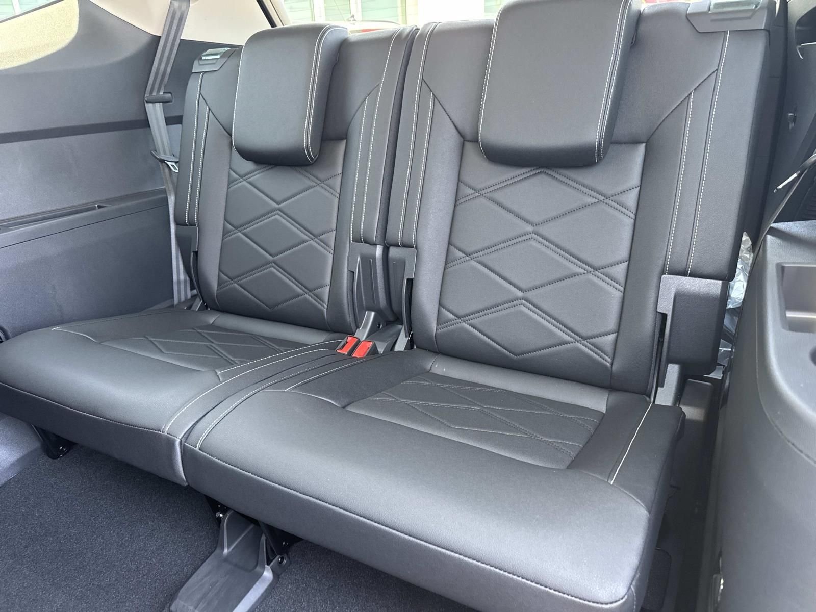 New 2026 Silver Volkswagen 2.0T SE image 6