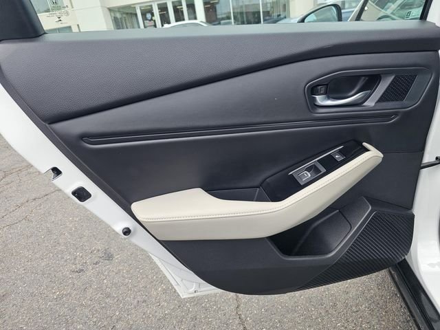 Used 2023 White Honda Touring image 14