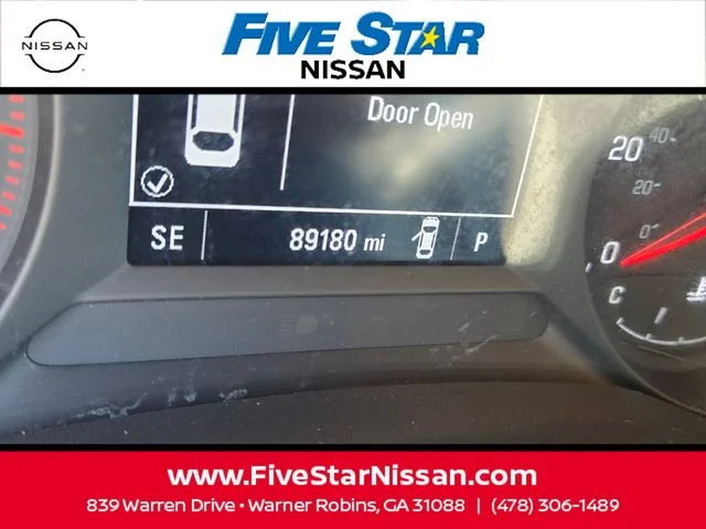 Used 2022 White Chevrolet LT image 29
