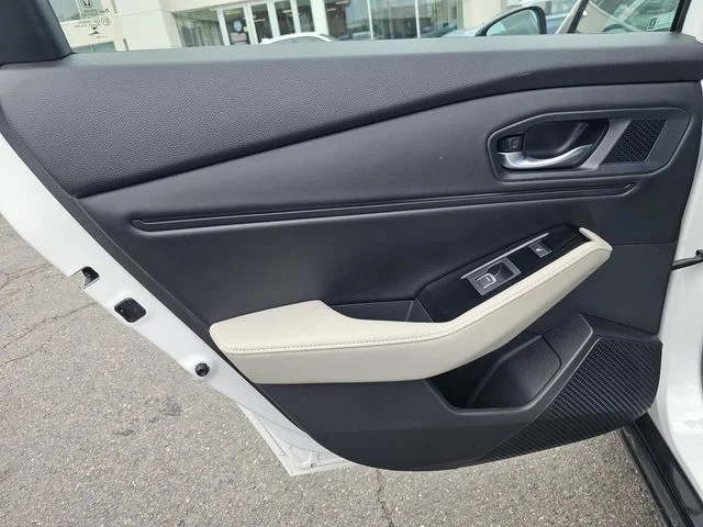 Used 2023 White Honda Touring image 14