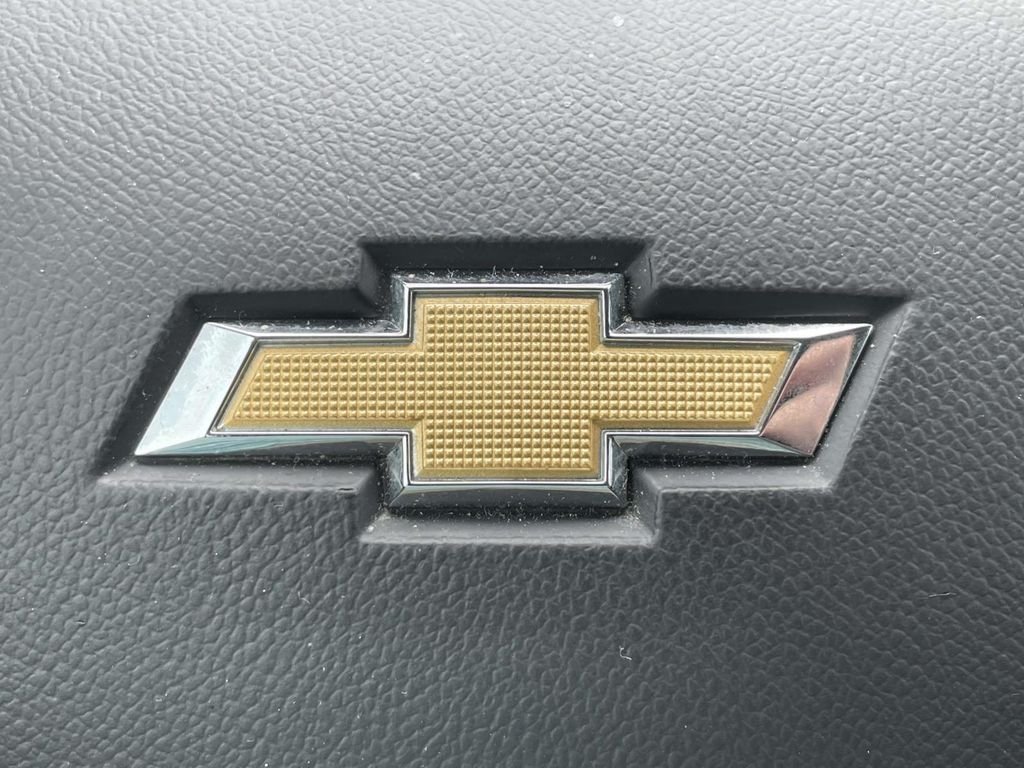 Used 2023 Iron Gray Metallic Chevrolet LT image 29