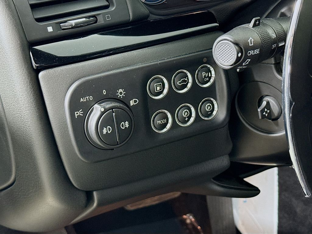 Used 2013  Maserati Sport image 18