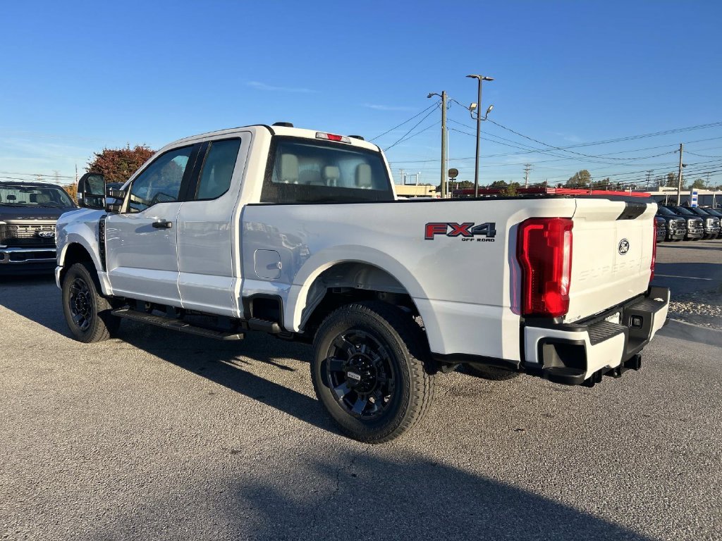 New 2027 Oxford White Ford F-350® XL image 4