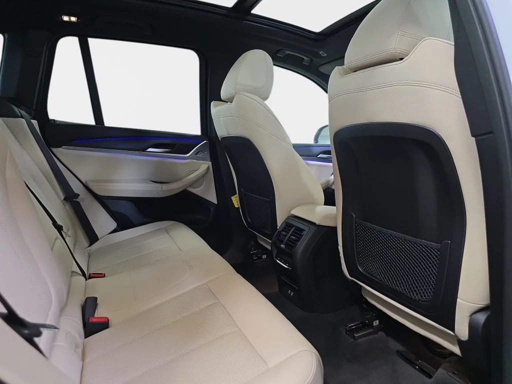 Used 2024 Alpine White BMW sDrive30i image 16