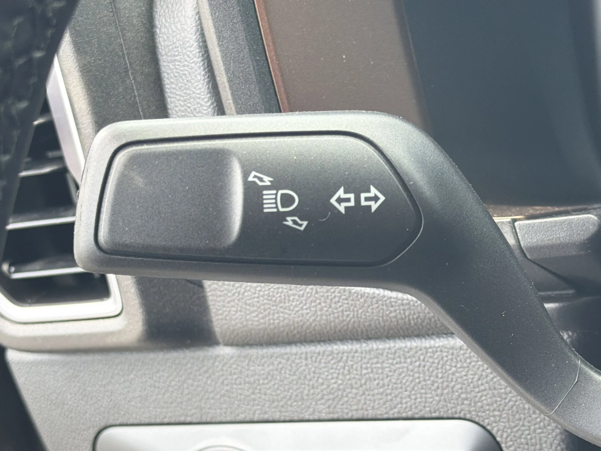 New 2026 Carbonized Gray Metallic Ford Outer Banks® image 18