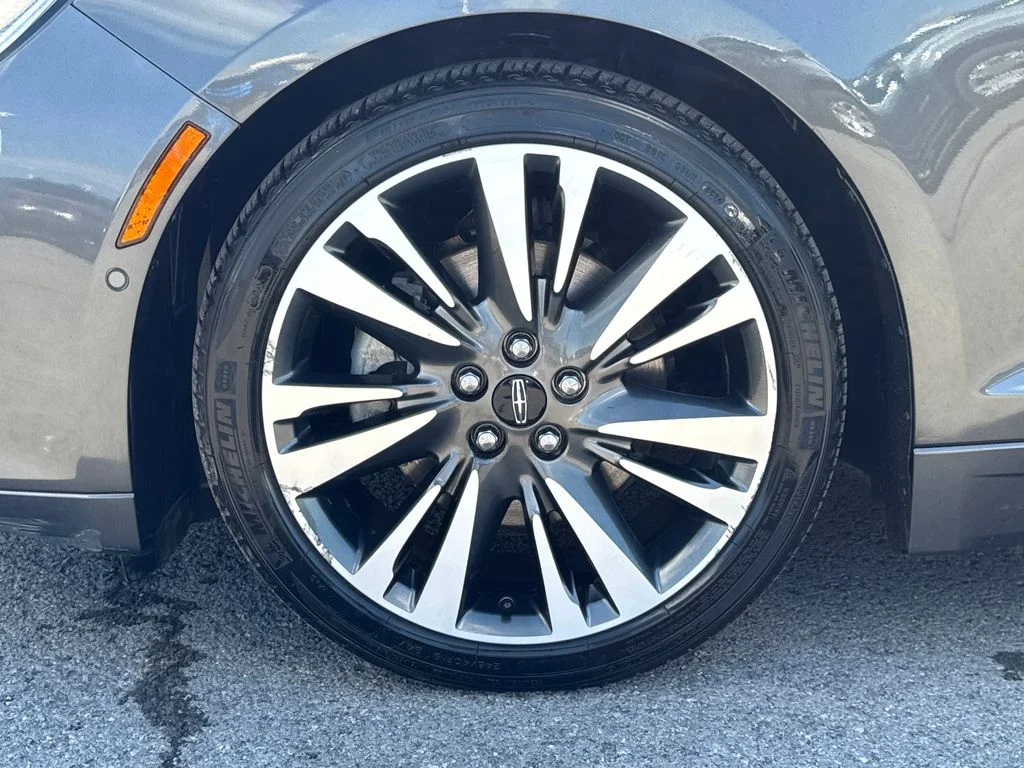 Used 2019 Magnetic Gray Metallic Lincoln Reserve image 18