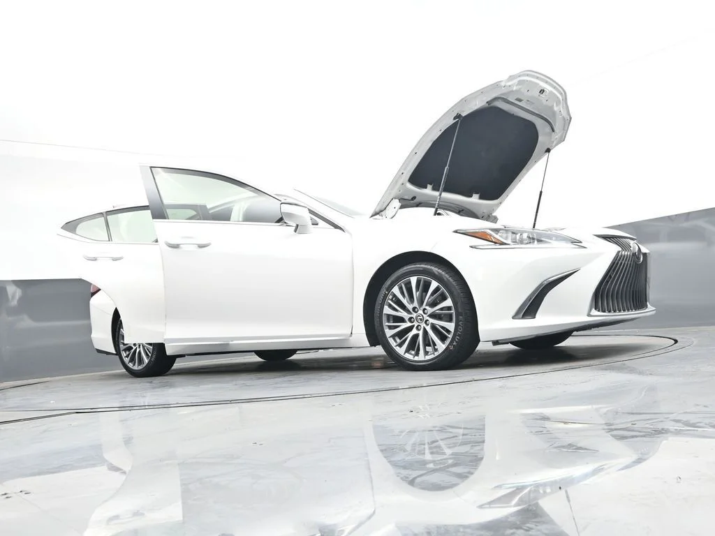 Used 2021 White Lexus 350 image 55