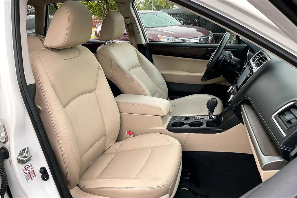 Used 2018 White Subaru 2.5i image 8