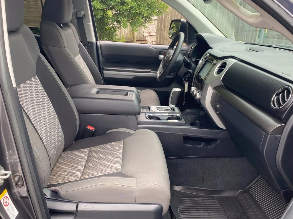 Used 2018 Gray Toyota SR5 image 17