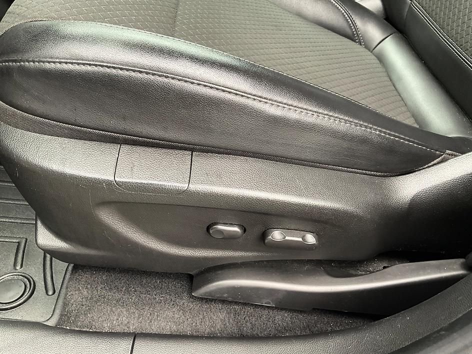 Used 2018 White Buick Preferred image 18