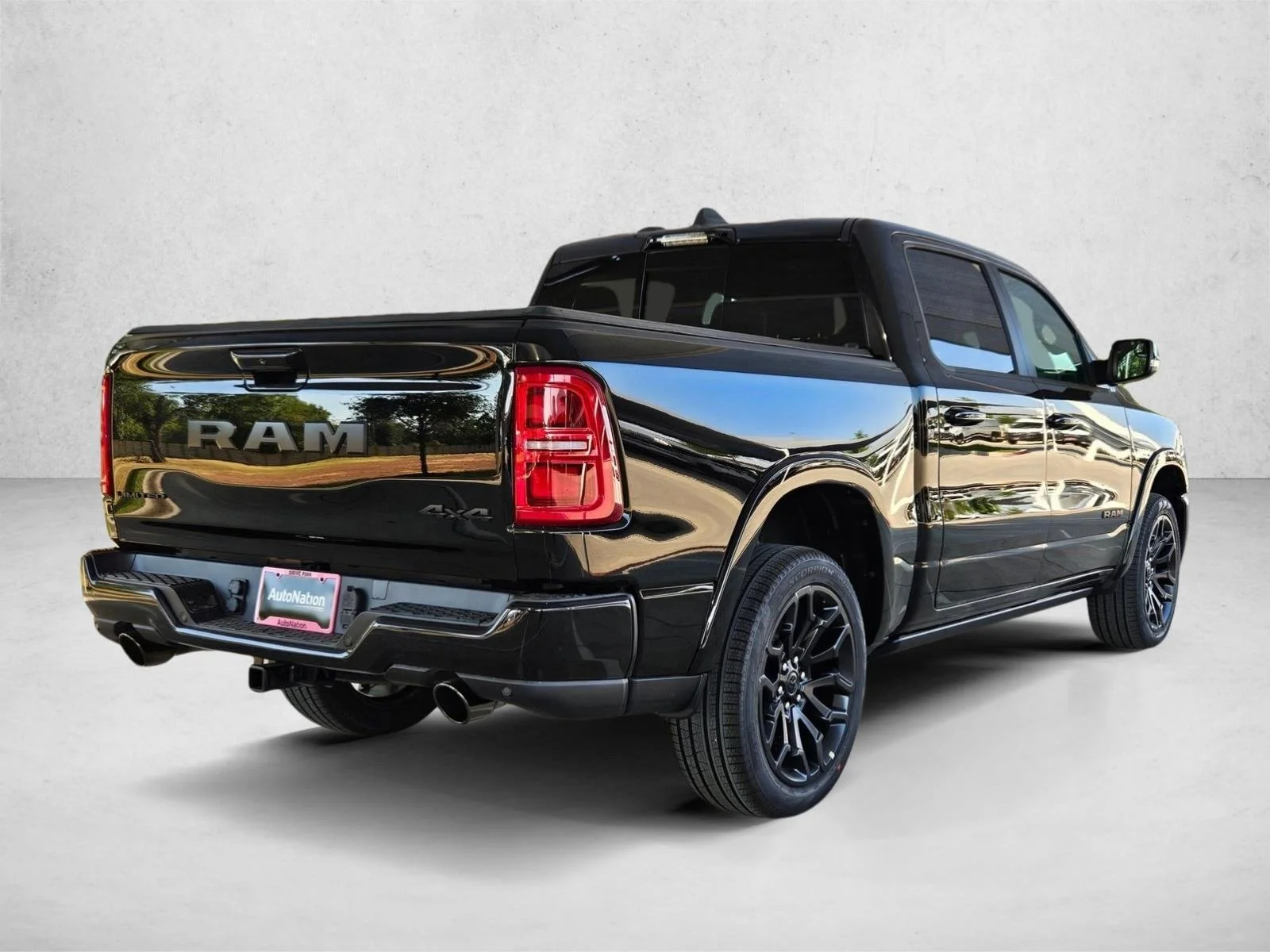 New 2027 Diamond Black Crystal Pearl-Coat Exterior Paint RAM Limited image 2