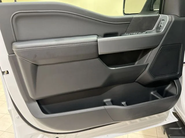 New 2026 Oxford White Ford XLT image 47